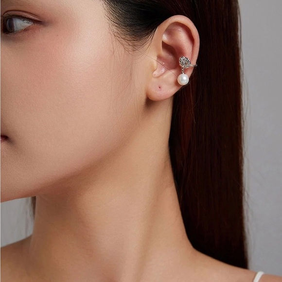 925 Sterling Bee Shell Pearl Ear Cuff for Women - Picture 6 of 9